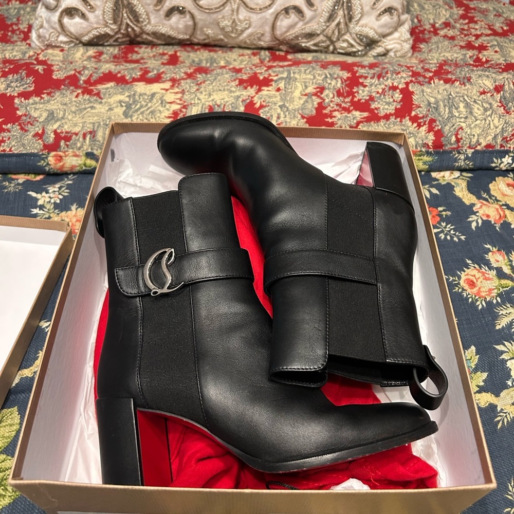 Christian Louboutin Chelsea Booties boots 7 37